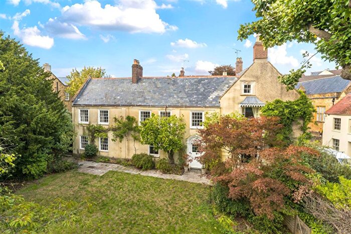 10 Bedroom Property For Sale In North Street, Ilminster, TA19