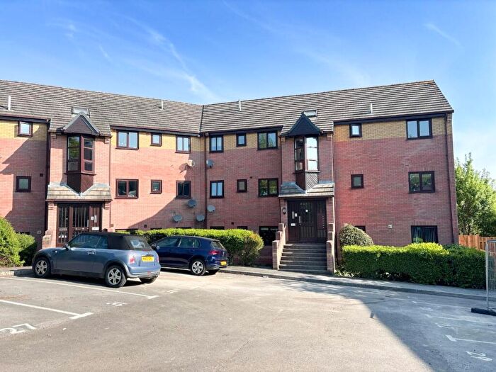 2 Bedroom Flat For Sale In New Walls, BS4