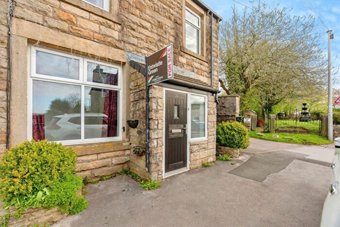 2 Bedroom End Of Terrace House For Sale In Halifax Road, Briercliffe, Burnley, Lancashire, BB10