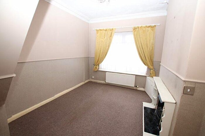 3 Bedroom End Of Terrace House For Sale In Fildes Street, Grimsby, DN31