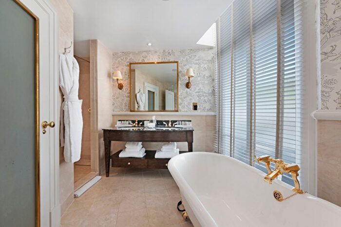 1 Bedroom Studio To Rent In Queen's Gate, London, SW7