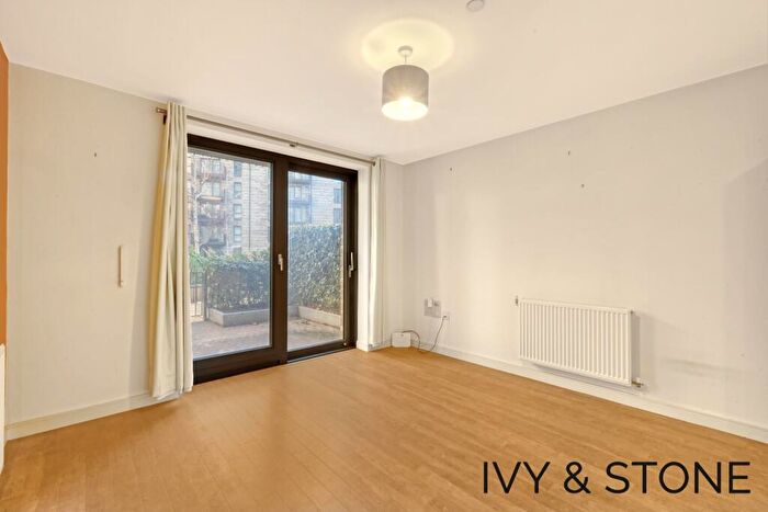 1 Bedroom Apartment For Sale In Kingfisher Heights, Bramwell Way, London, Greater London, E16