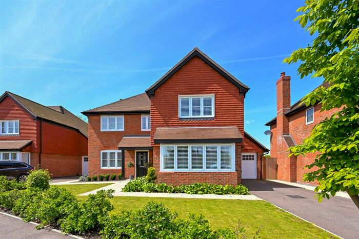 5 Bedroom Detached House For Sale In Summer Close, Aldingbourne, PO20