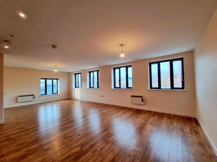 2 Bedroom Flat To Rent In East Street, Leeds, LS9