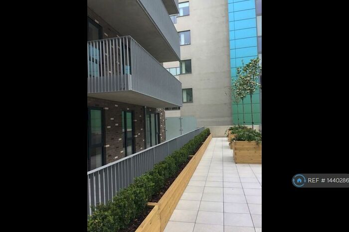 1 Bedroom Flat To Rent In Windsor Road, Slough, SL1