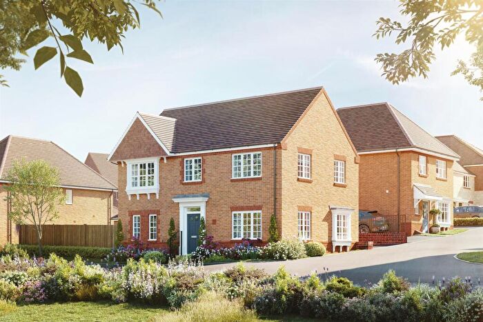 4 Bedroom Detached House For Sale In Otter Close, Chilvester Hill, Calne, SN11