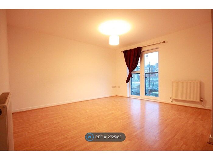 2 Bedroom Flat To Rent In Burcher Gale Grove, London, SE15