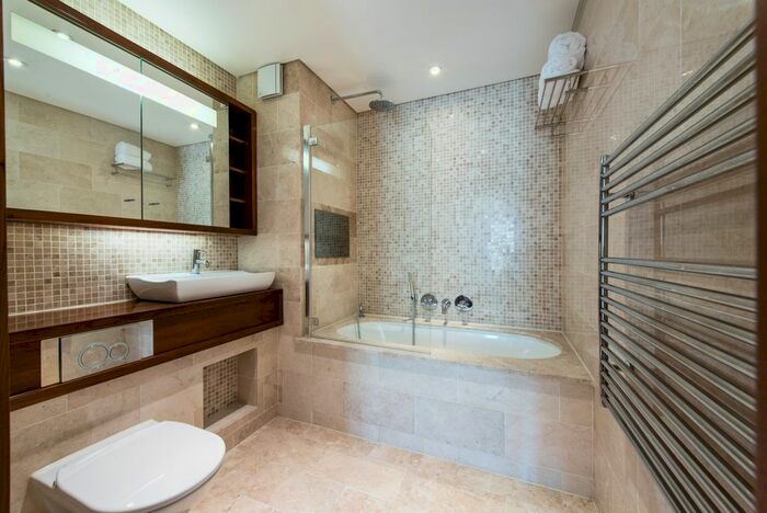 2 Bedroom Flat To Rent In Baker Street, London, NW1