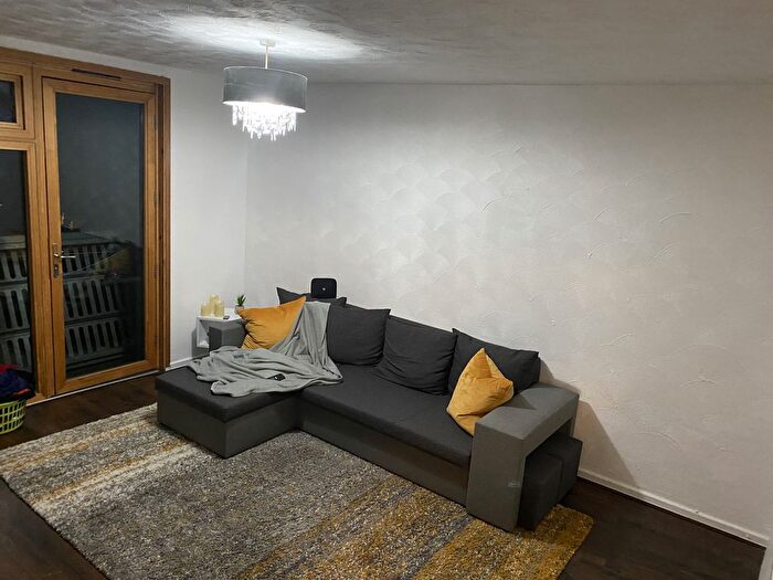 2 Bedroom Flat To Rent In Park Road, London, E15