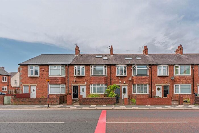 4 Bedroom Maisonette For Sale In Chillingham Road, Heaton, NE6