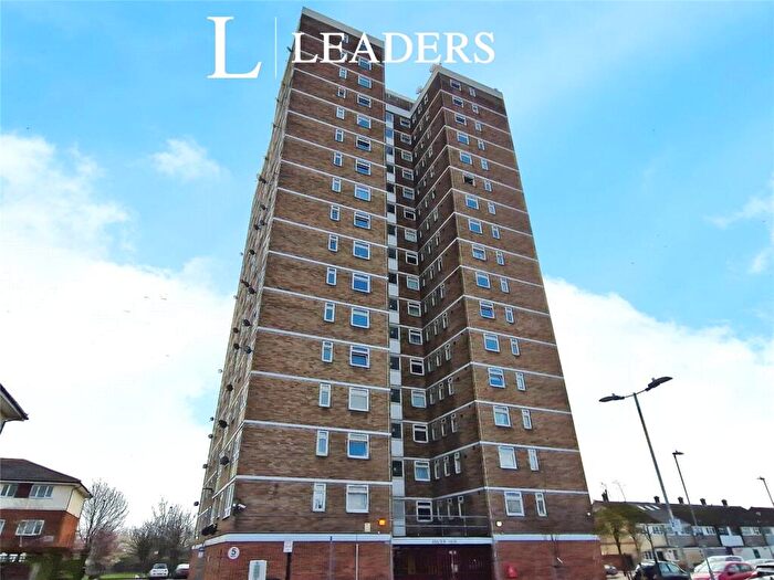 2 Bedroom Flat To Rent In Thaxted House, Siviter Way, RM10