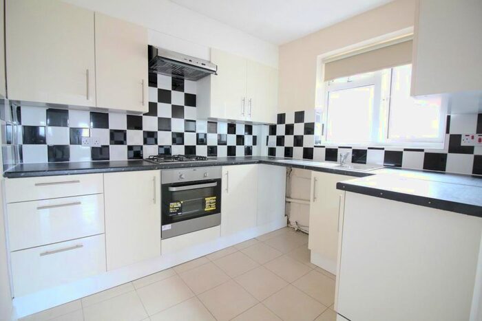 1 Bedroom Flat To Rent In Shakespeare Road, Acton, W3