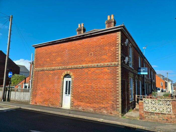 1 Bedroom Flat To Rent In New Street, Newport, PO30