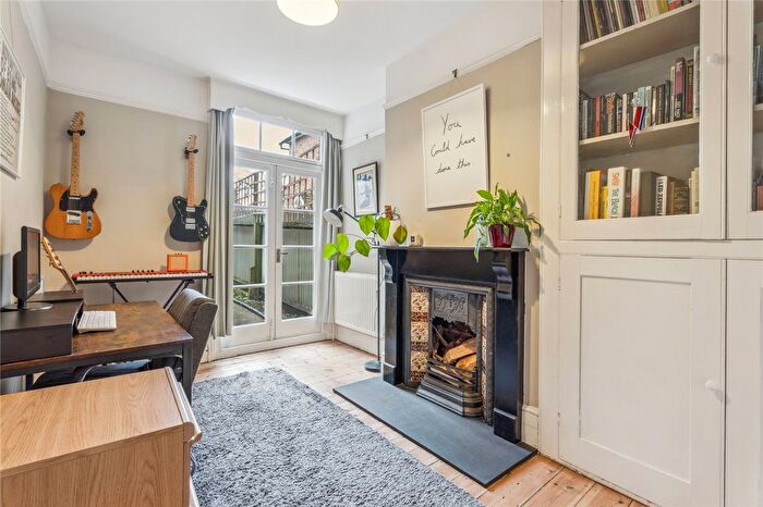 3 Bedroom Terraced House For Sale In Bellingdon Road, Chesham, Buckinghamshire, HP5