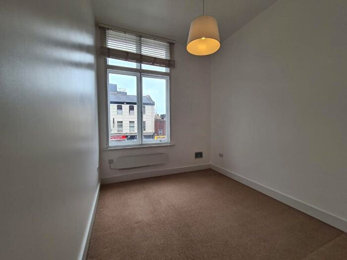 2 Bedroom Apartment To Rent In Commercial Road, London, E1
