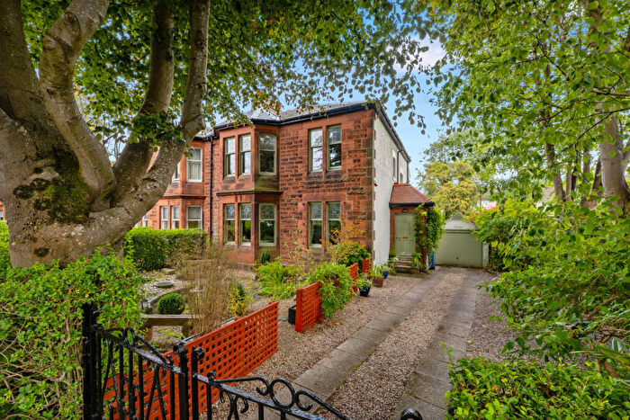 3 Bedroom Semi-Detached House For Sale In Torridon Avenue, Dumbreck, G41