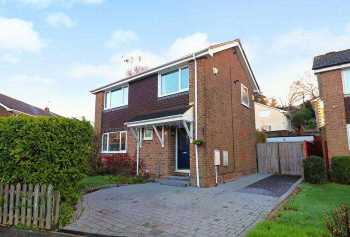 3 Bedroom Detached House For Sale In Bursledon, Southampton, SO31