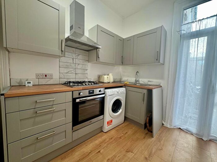 4 Bedroom House To Rent In Shirley Road, Southampton, SO15