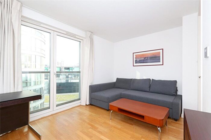 Flat To Rent In New Providence Wharf, Fairmont Avenue, E14