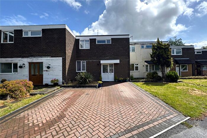 3 Bedroom Terraced House For Sale In Giffard Drive, Farnborough, Hampshire, GU14