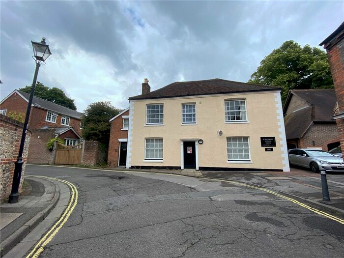 2 Bedroom Flat To Rent In Colebrook Street, Winchester, Hampshire SO23