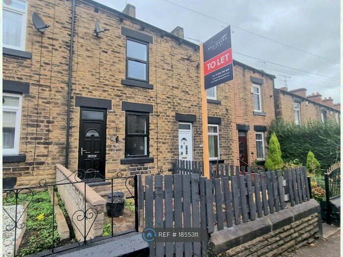 3 Bedroom Terraced House To Rent In Doncaster Road, Barnsley, S70