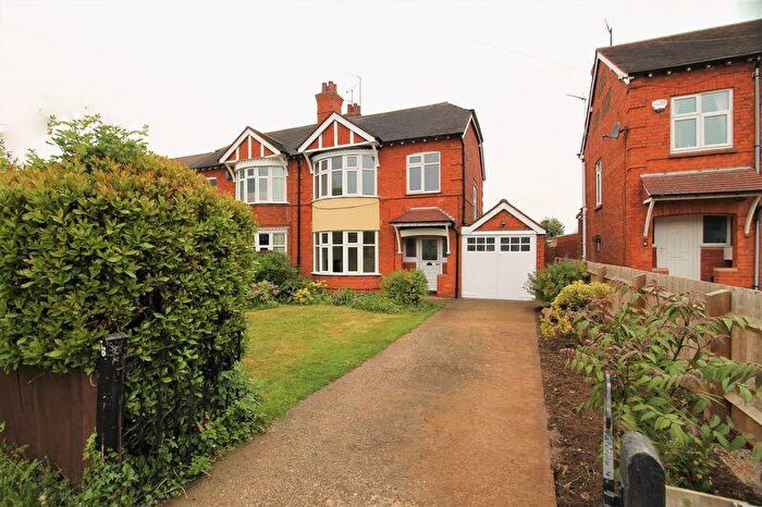 3 Bedroom Semi-Detached House To Rent In Spacious Bedroom Family Home, Millway, Northampton, NN5