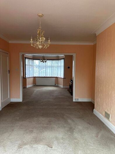 3 Bedroom Semi-Detached House To Rent In Deane Croft Road, Pinner, HA5