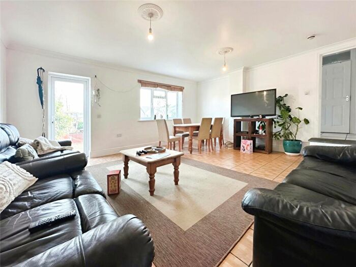 7 Bedroom Semi-Detached House To Rent In Spear Road, Southampton, Hampshire, SO14