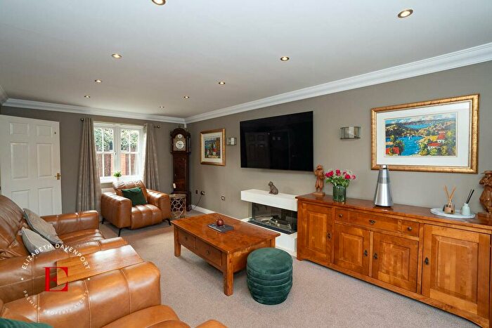 5 Bedroom Detached House For Sale In Fennyland Lane, Kenilworth, CV8