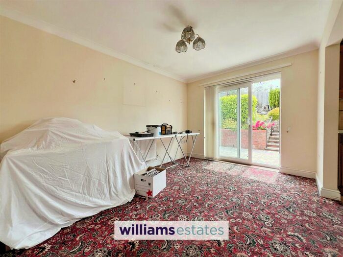 2 Bedroom Detached Bungalow For Sale In Min Yr Afon, Ruthin, LL15