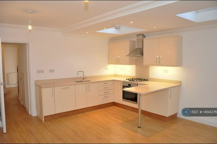 2 Bedroom Flat To Rent In Atherton Street, London, SW11