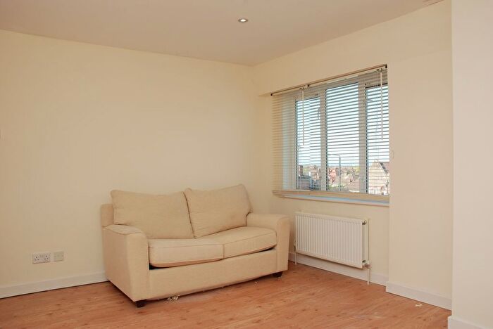 Studio To Rent In Rayners Lane, Harrow, HA2