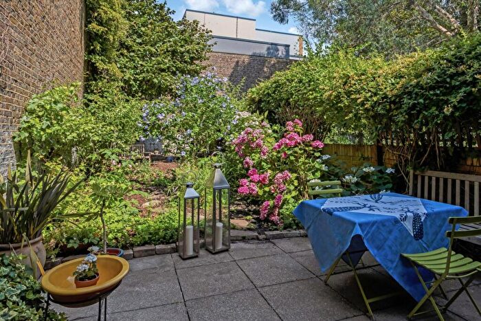 1 Bedroom Apartment For Sale In Royal College Street, Camden, NW1