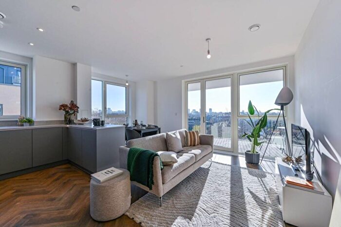 3 Bedroom Flat For Sale In North West Quarter, Queen's Park, NW6