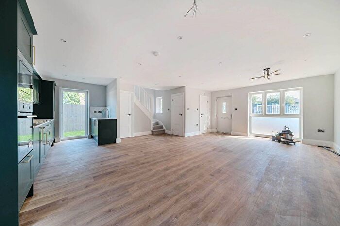 3 Bedroom End Of Terrace House To Rent In Park Road, Orpington, BR5