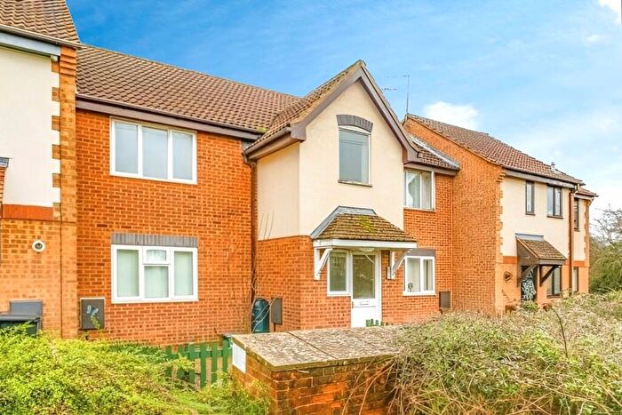 1 Bedroom Maisonette For Sale In Chatsworth Road, Swindon, Wiltshire, SN25