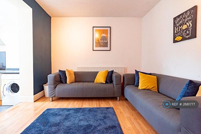 6 Bedroom Terraced House To Rent In Avenue Road, Southampton, SO14