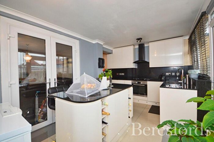 3 Bedroom Terraced House For Sale In Green Lane, Dagenham, RM8