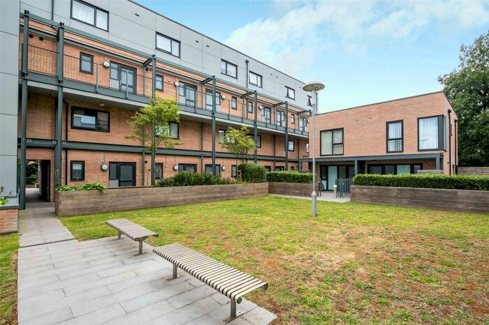 2 Bedroom Flat To Rent In Flamsteed Close, Cambridge, CB1