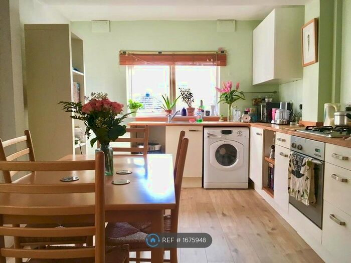 1 Bedroom Maisonette To Rent In Wightman Road, London, N4