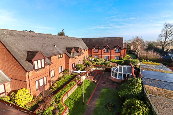 2 Bedroom Property For Sale In The Crescent, Abbots Langley, WD5