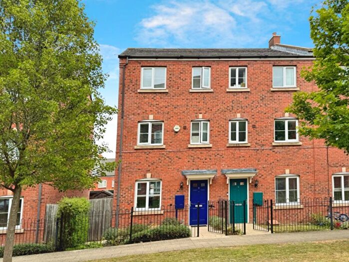 4 Bedroom Town House For Sale In Chandley Row, Warwick, CV34