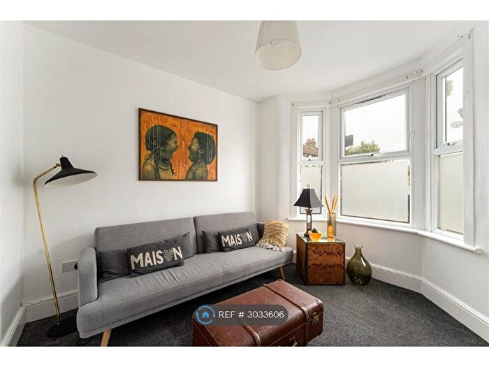 4 Bedroom Terraced House To Rent In Coopers Lane, London, E10