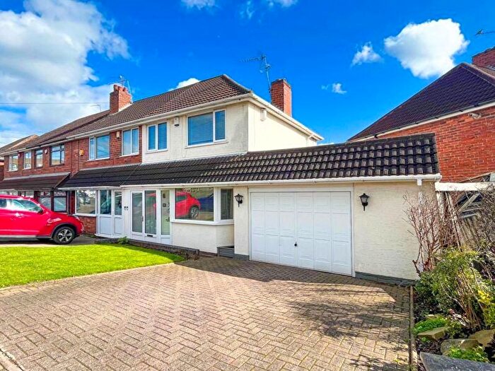 3 Bedroom End Of Terrace House To Rent In Beeches Road, Birmingham, B42
