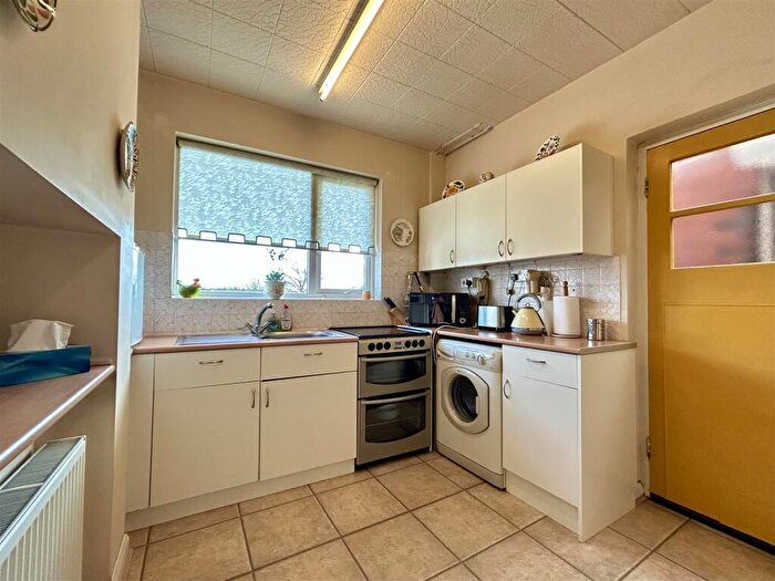 3 Bedroom Detached House For Sale In Banners Lane, Halesowen, B63