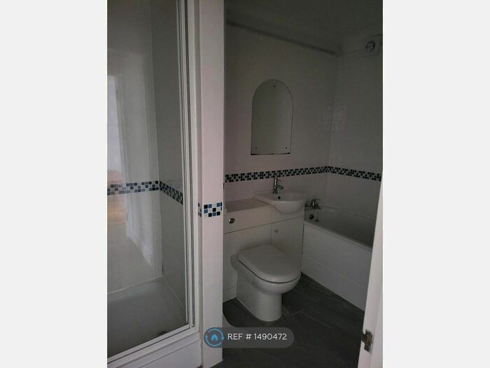 1 Bedroom Flat To Rent In Manor House Lane, Datchet, Slough, SL3