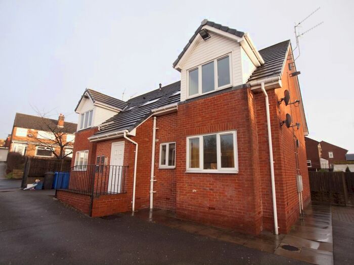 2 Bedroom Flat To Rent In Fox Hill Close, Sheffield, S6