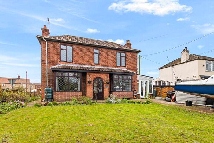 4 Bedroom Detached House For Sale In Templefield Road, Willoughton, Gainsborough, DN21