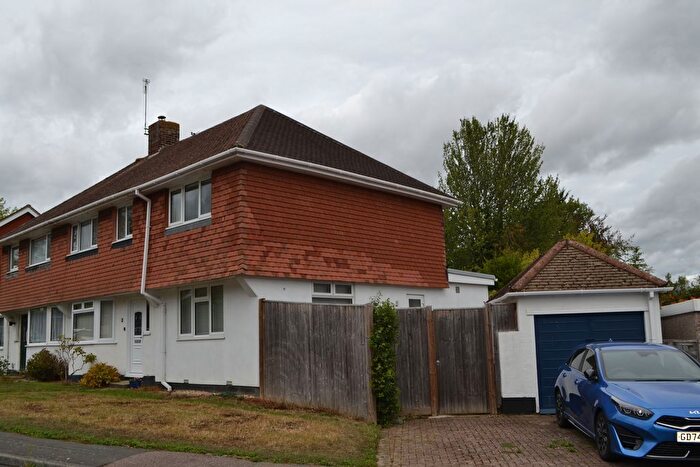 4 Bedroom Semi-Detached House For Sale In Dowgate Close, Tonbridge, TN9